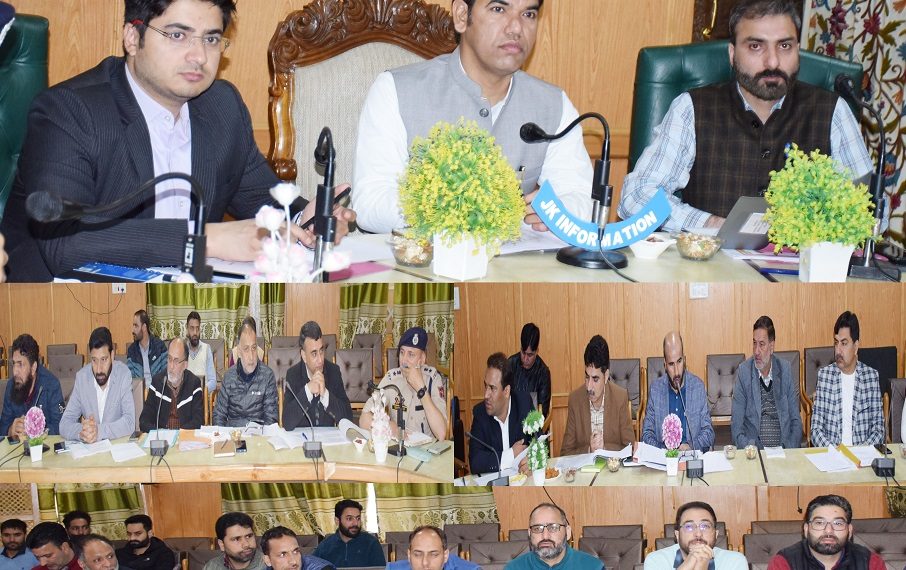Div Com Kashmir reviews progress on Special Summary Revision in Pulwama & Shopian at Circuit House Pulwama