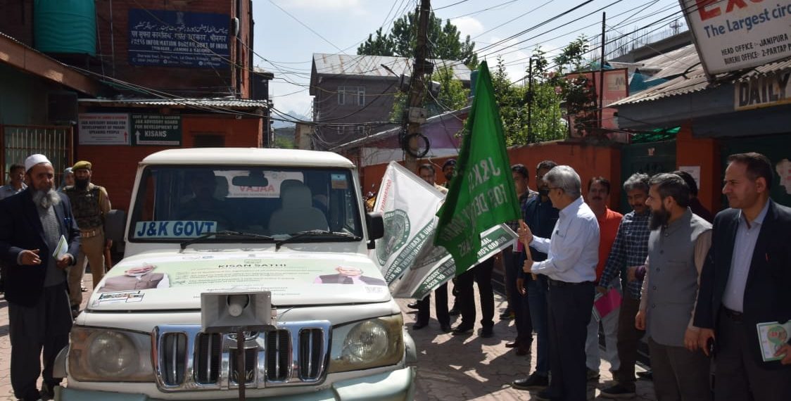 Dulloo launches ‘Aalav’ awareness programme for farmers 