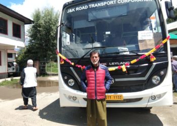 SRTC Tourist Bus Service to Teetwal started – first time in history of Teetwal, Karnah” 