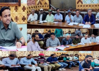 DC Kupwara reviews progress of JJM schmes 