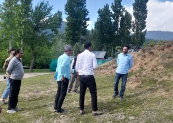 ACP Kupwara visits several Panchayats of Block Haihama,takes stock of progress on various projects