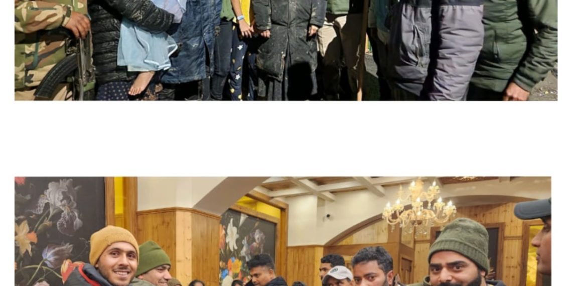 Police rescues tourist family from Kangdoori area of Gulmarg