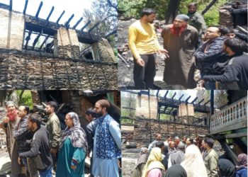 DC Kupwara visits Fire Sufferers of Kalaroos, Assures all possible help from District Adminstration