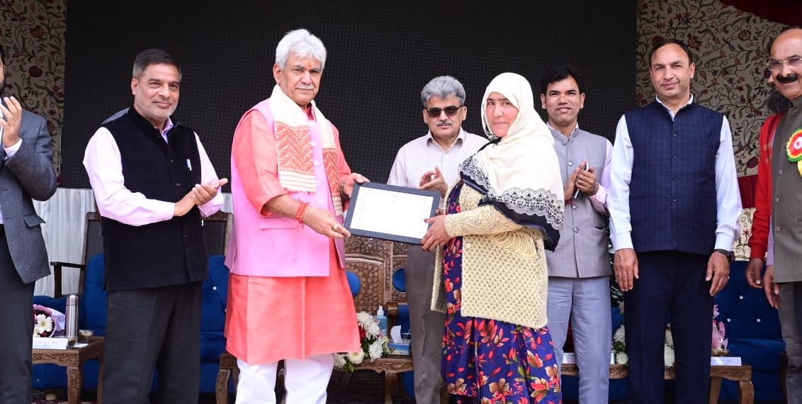 Lt Governor addresses Kisan Sampark Abhiyan at Budgam