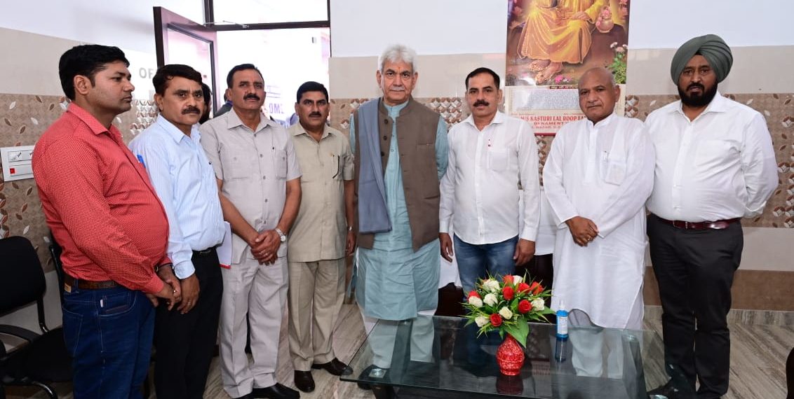 Lt Governor pays tributes to legendary poet & freedom fighter Shri Sarwanand Koul Premi on his death anniversary