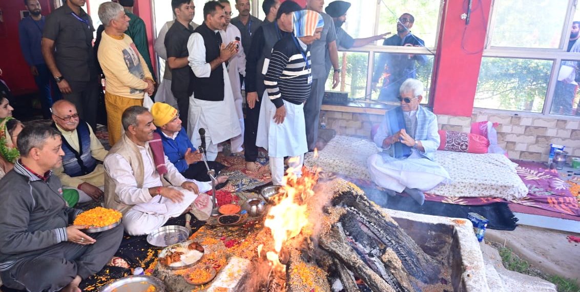 Lt Governor participates in Mahayagya on the auspicious occasion of Zeashta Mata Jayanti at Zeashta Devi Temple, Srinagar