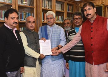 Delegation of Temples & Shrines Prabandhak Committee calls on Lt Governor