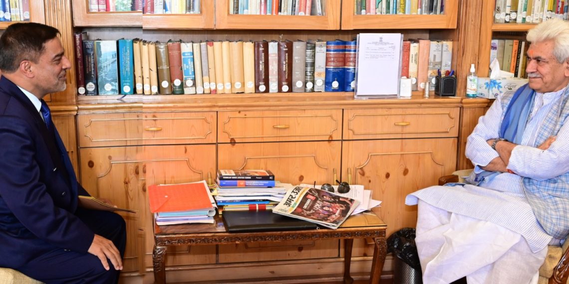 Member Of Parliament, Chairperson DDC Budgam Call On LG Manoj Sinha