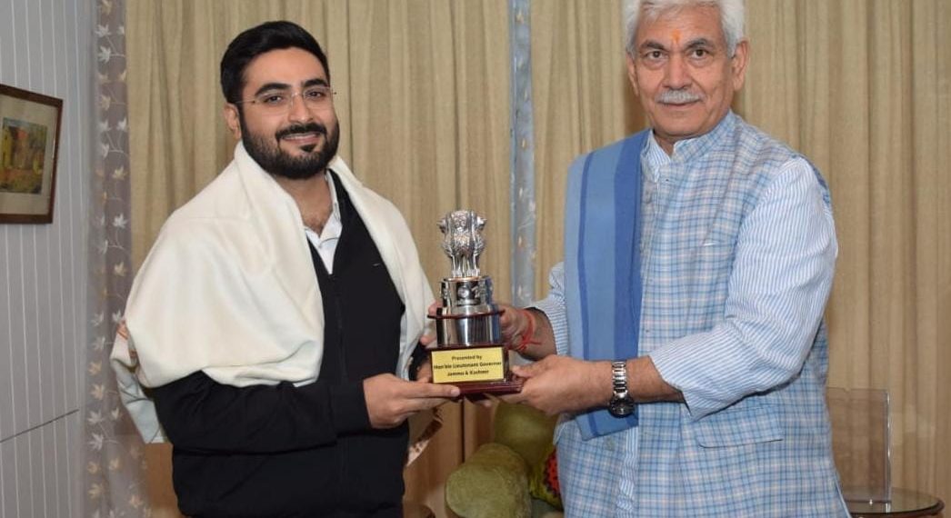 Raj Bhavan bids farewell to Akshay Labroo 