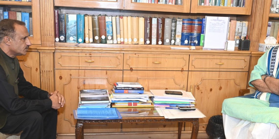 Chairman DDC Srinagar, Director NIT Srinagar call on Lt Governor 