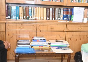 Chairman DDC Srinagar, Director NIT Srinagar call on Lt Governor 