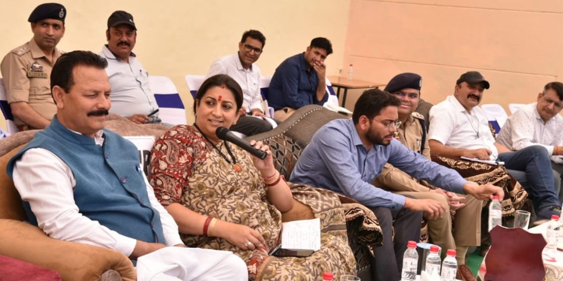 Union Govts’ Public Outreach Programme  Smriti Irani conducts public meeting, grievances redress camp at KV Chenani 