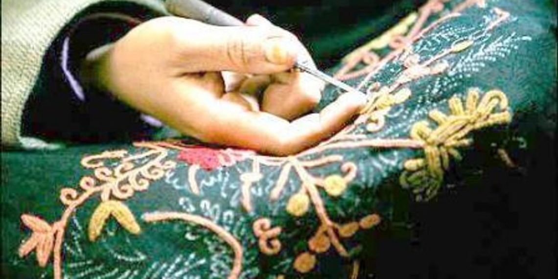 KASHMIRI ARTISANS & MODERN DAY CHALLENGES