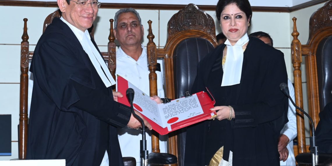 Chief Justice administers oath of office to 2 Judges as HC’s permanent judges