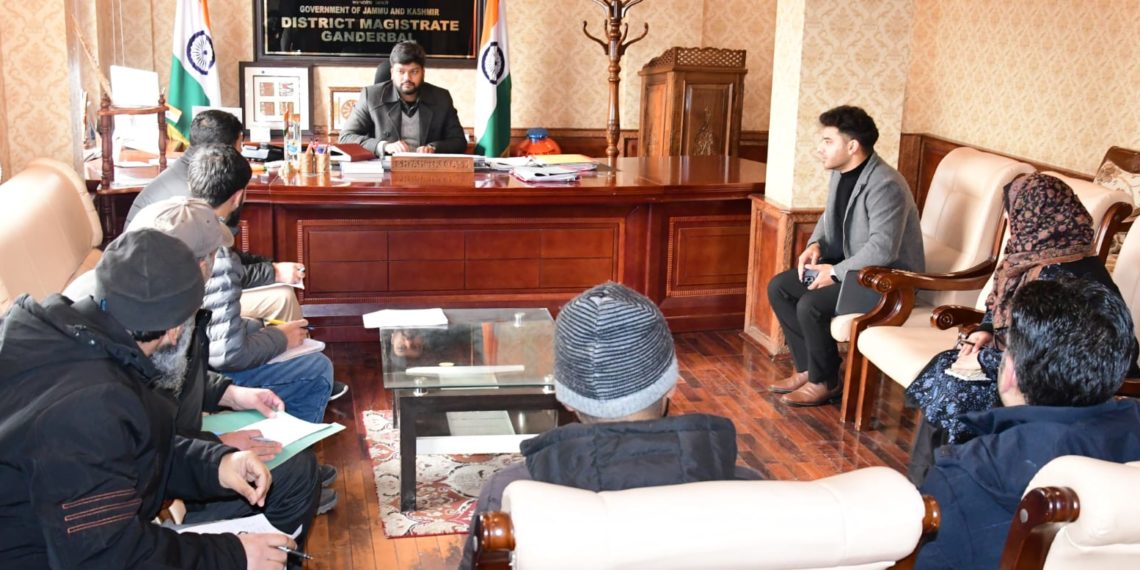 DC Ganderbal chairs DLC meeting on implementation of Bye-Laws for SWM