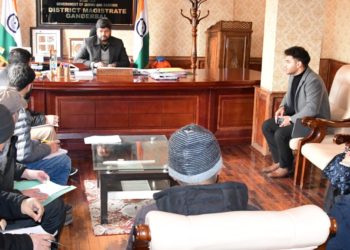 DC Ganderbal chairs DLC meeting on implementation of Bye-Laws for SWM