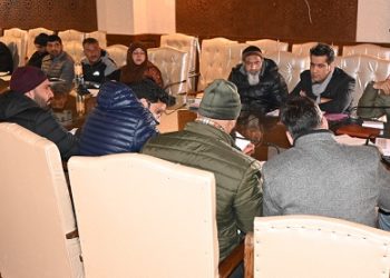 DC Kulgam reviews functioning of RDD, instructs to carry intensified sanitation drives to keep Kulgam clean