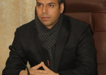 DC Srinagar Hands over Appointment Letters to eligible candidates under SRO-43