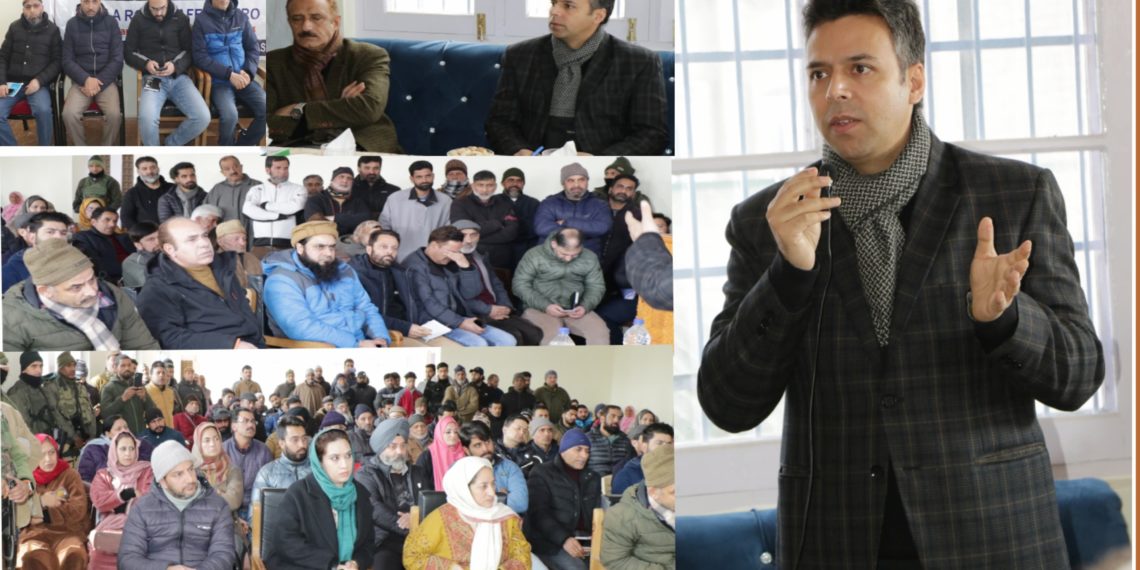 DC Srinagar holds Public Grievance Redressal Camp at Lasjan; listens to public grievances