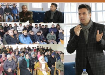 DC Srinagar holds Public Grievance Redressal Camp at Lasjan; listens to public grievances