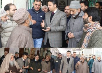 DC Srinagar visits Makdoom Mandal, Ganpatiyar Temple and Soumyaar Temple