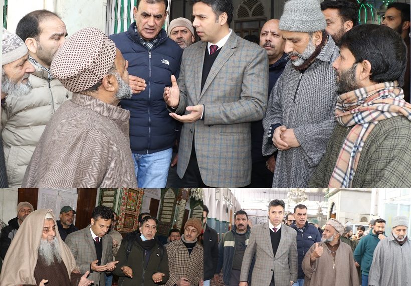 DC Srinagar visits Makdoom Mandal, Ganpatiyar Temple and Soumyaar Temple