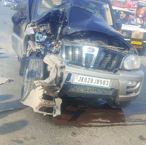 Mehbooba Mufti Escapes Unhurt In Car Accident In south Kashmir
