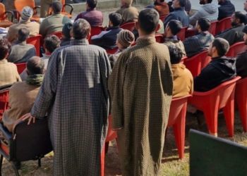کسی کو  بھی جرائم پیشہ عناصر کی مدد کرنے کی اجازت  نہیں۔عوام بہادری سے آگے  نکل کر نشہ کے عادی اشخاص کو صحیح راستے پر گامزن  کرنے میں مدد کریں