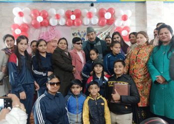 Ghulam Nabi Azad Celebrated Lohri Festival With Blinds Childrens