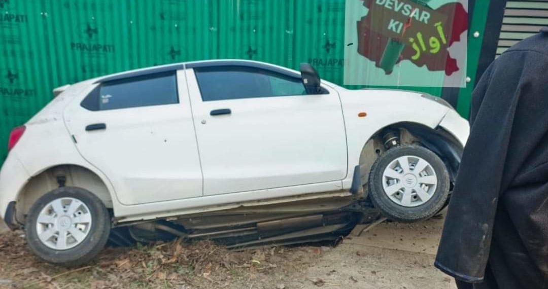 Two injured in Kulgam road accident