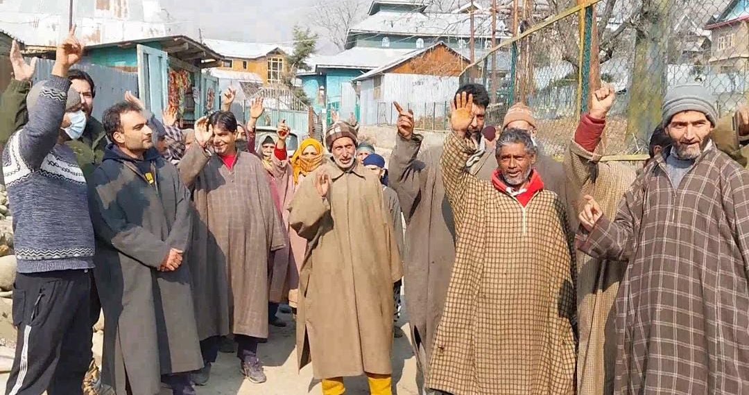 شیخ محلہ اجس کے لوگوں کا زوردار احتجاج علاقہ جے جے ایم اسکیم سے محروم: مقامی لوگ۔