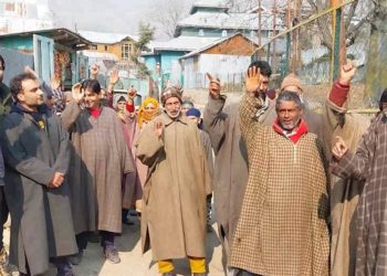 شیخ محلہ اجس کے لوگوں کا زوردار احتجاج علاقہ جے جے ایم اسکیم سے محروم: مقامی لوگ۔
