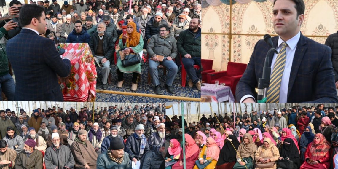 DC Kulgam holds back-to-back Grievances Redressal camps at Devsar & Zungalpora