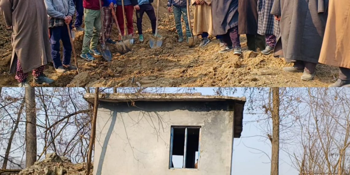 Saderkoot Payeen residents sit silent protest against Irrigation and macnical dapartment over irrigation pump station