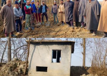 Saderkoot Payeen residents sit silent protest against Irrigation and macnical dapartment over irrigation pump station