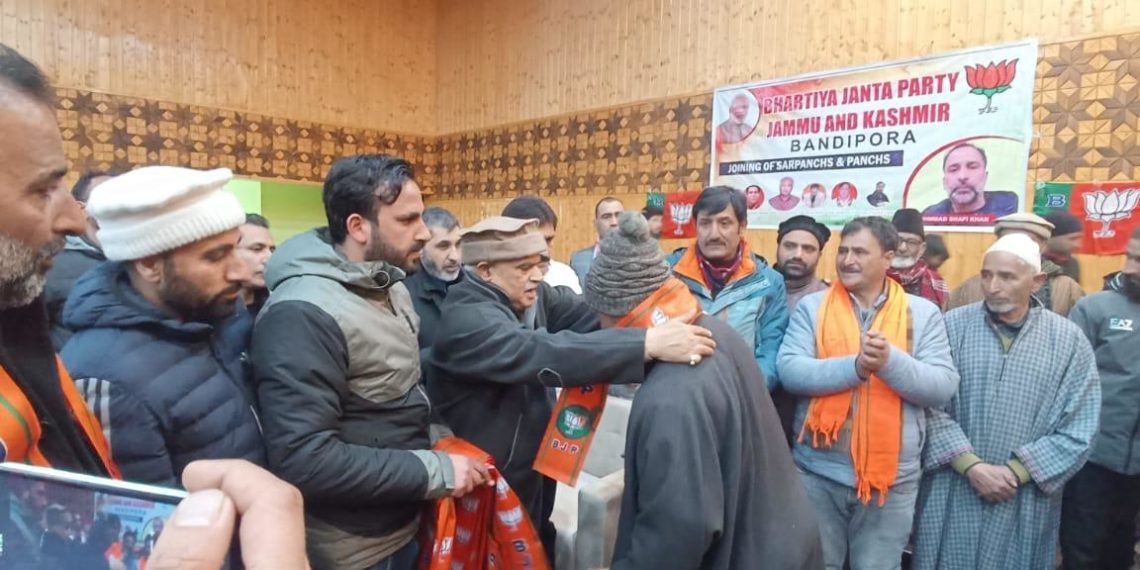 BJP Gains Significant Support as Sarpanches and Panches from PDP, NC, Congress and other parties Join in Mass Joining Program at Bandipora