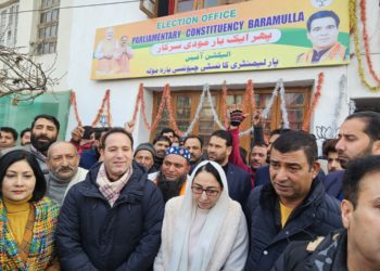 Dr Darakhshan Andrabi & Sunil Sharma lead the event of opening of Parliamentary Election Office at Baramulla