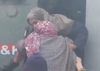 Kulgam Police Facilitates Pregnant Woman To Hospital