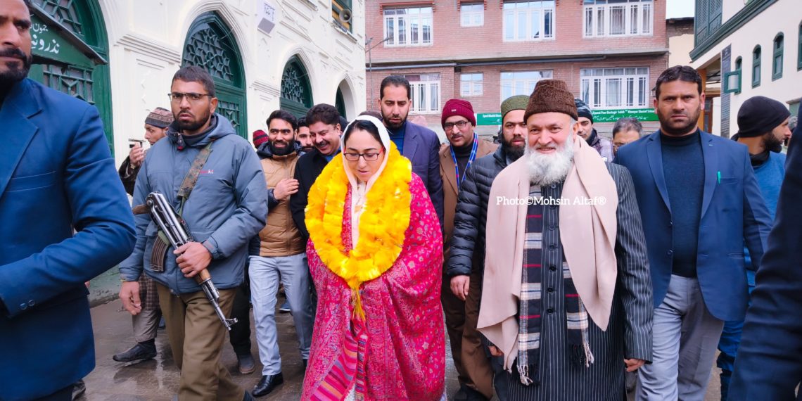 Dr Darakhshan Andrabi lays foundation for Noor Khana at Dastgir Sahib shrine & inaugurated Grand Gateway at Mantaqi Sahib Shrine Awantipora