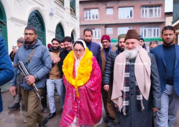 Dr Darakhshan Andrabi lays foundation for Noor Khana at Dastgir Sahib shrine & inaugurated Grand Gateway at Mantaqi Sahib Shrine Awantipora