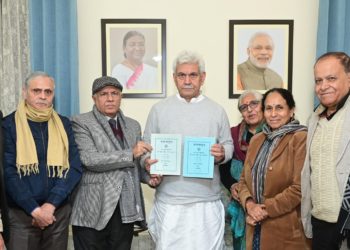 Delegation of Kashmiri Pandit Sabha call on Lt Governor