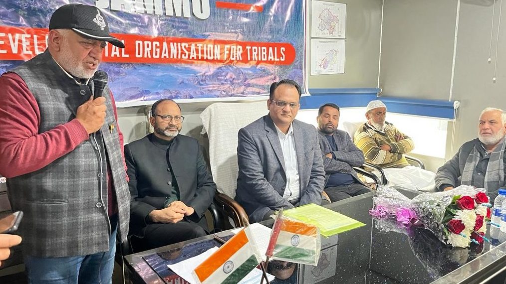 Gujjar United Forum felicitates community youth for excelling in UPSC, SI exams