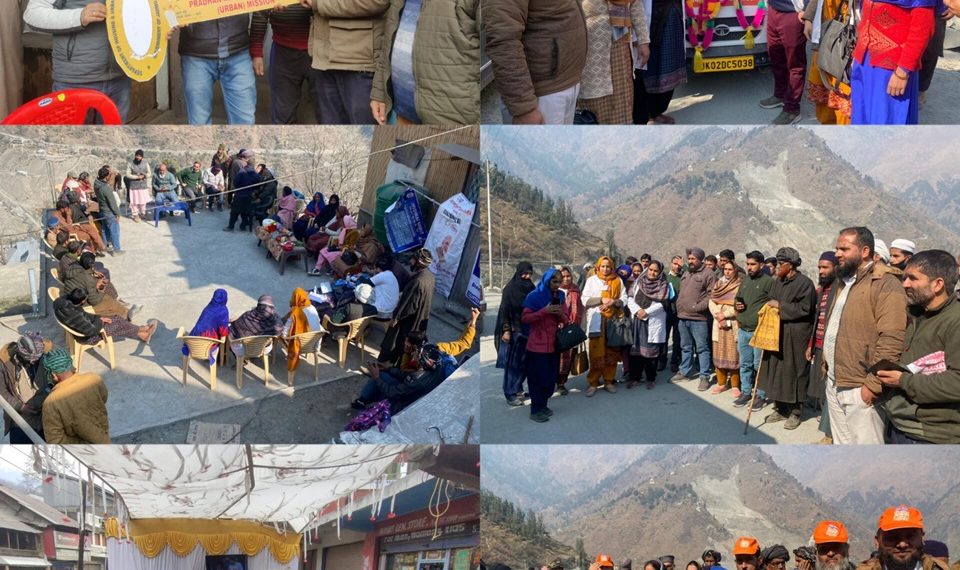 Viksit Bharat Sankalp Yatra traverses across Banihal Town on 54th day