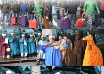 Athletes arrive to a traditional reception at Srinagar Airport