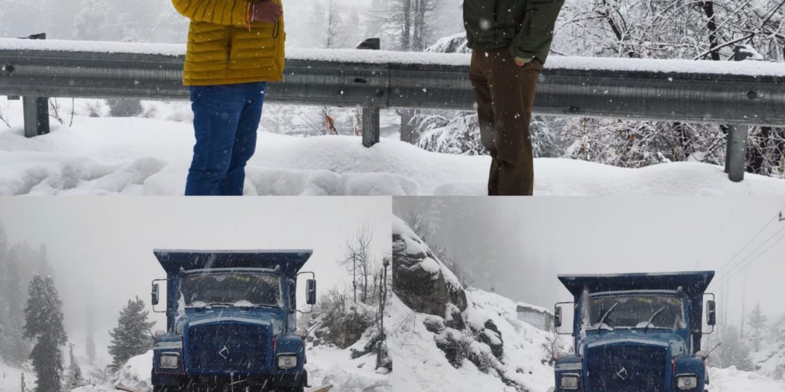 DC Doda inspects snow clearance work, availability of civic amenities