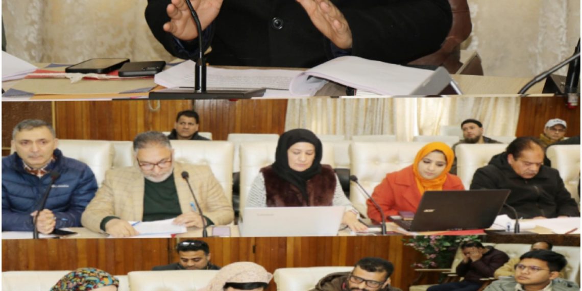 DC Srinagar reviews implementation of schemes under PHE sector