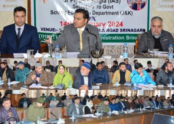 Dr Singla holds Public Darbar at Banquet Hall, Srinagar