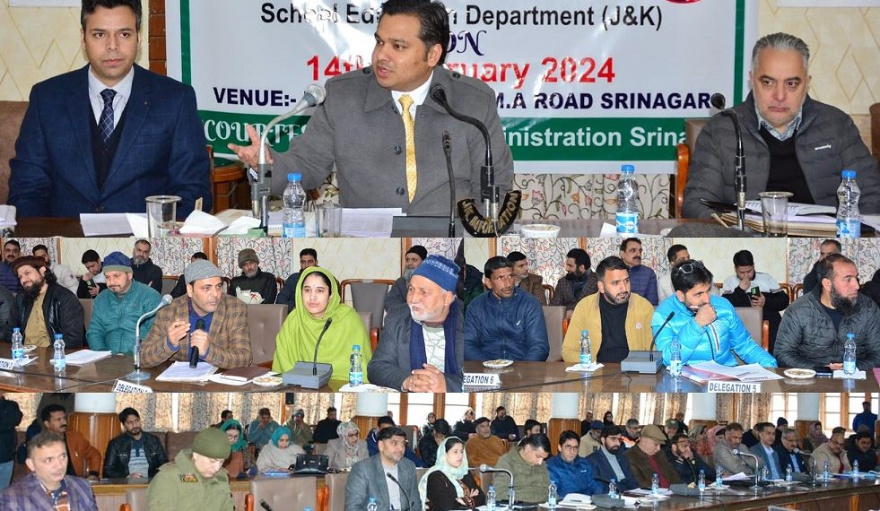 Dr Singla holds Public Darbar at Banquet Hall, Srinagar