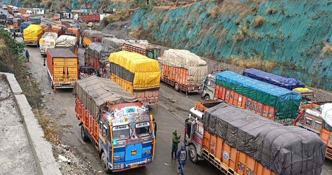 J&K highway closed for traffic over, 200 vehicles stranded in Ramban