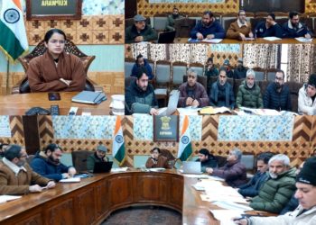 DC Kupwara reviews functioning of Shelter Homes for stranded passengers